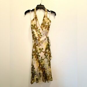 💚BCBGMaxAzria💚

Floral Halter Dress in Green and Cream